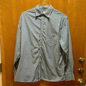 Men’s button down shirt size large
